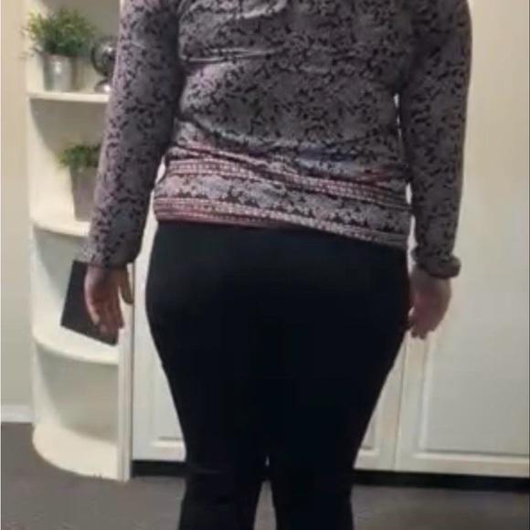 Printed Smock Long Sleeve Tie Top - Picture 7 of 7